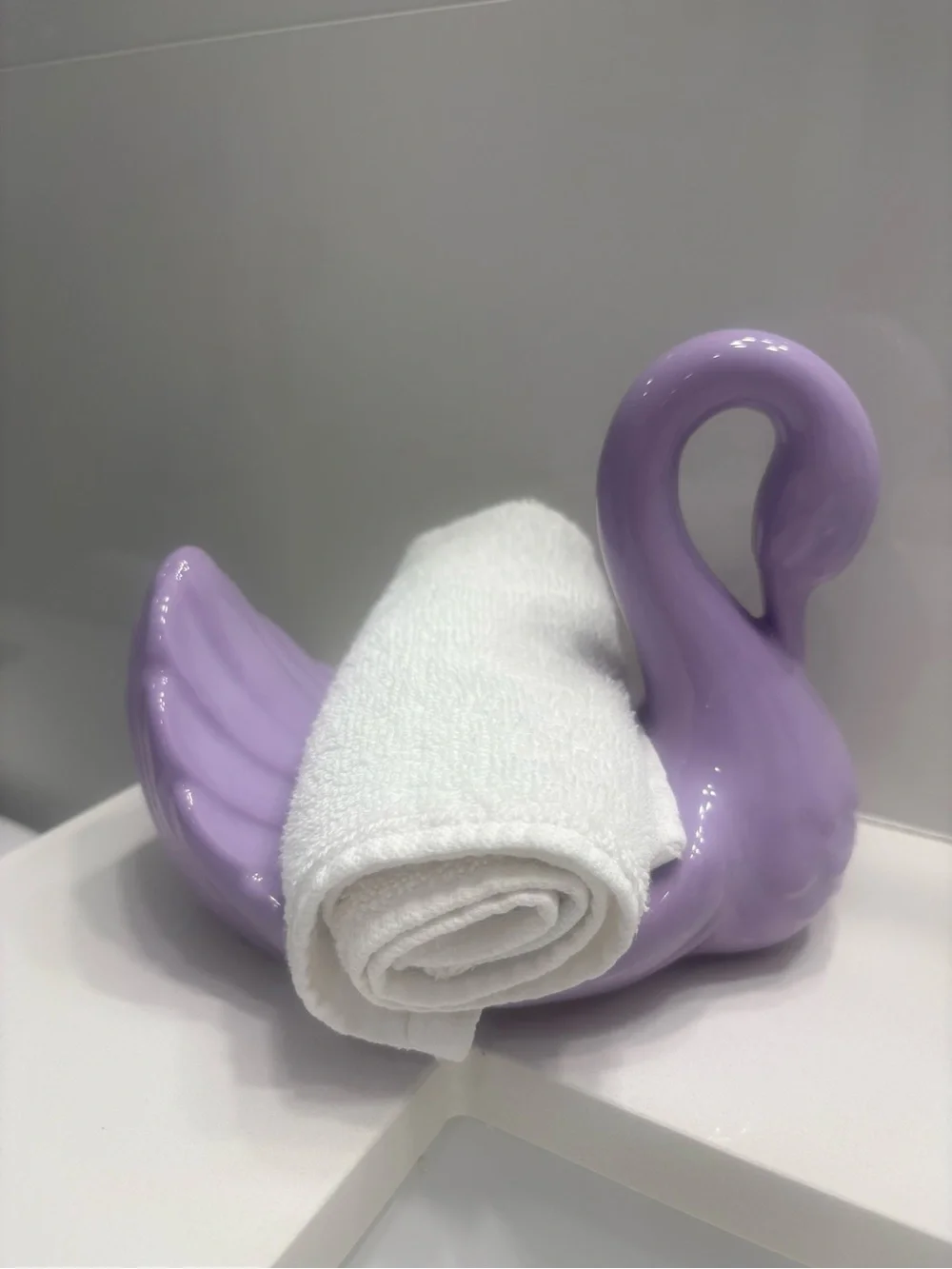 Vintage Lavender Ceramic Swan towel and washcloth holder